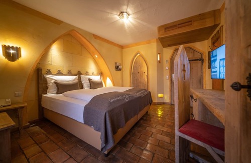 Rust Hotel | Experience Adventure at Hotel Castillo Alcazar, Europa-Park