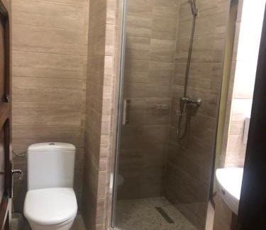 Rakhiv Hotel | Cozy Europa Hotel: Family-Friendly with Hot Tub & Breakfast
