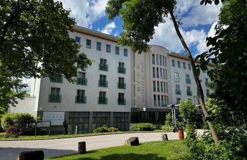 Hutteldorf Hotel | Family-Friendly Stay at Europahaus Wien with Great Reviews