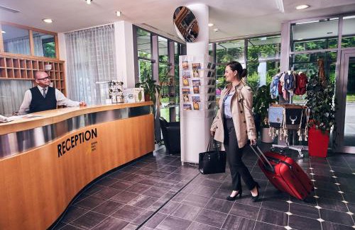 Hutteldorf Hotel | Family-Friendly Stay at Europahaus Wien with Great Reviews