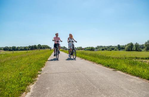 Nijkerk Resort | Family-Friendly EuroParcs Bad Hulckesteijn with Spa & Pool