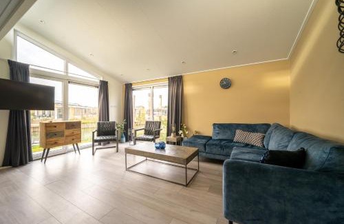 Linden Resort | Discover EuroParcs De Kraaijenbergse Plassen Experience