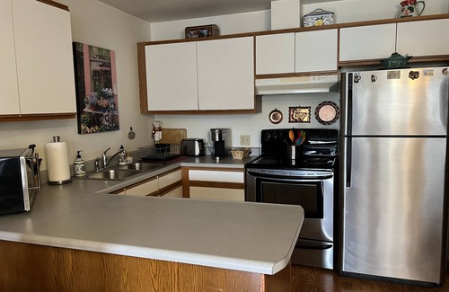 Eureka Apartment | Stay in Nature: Europe in the Redwoods, Pet-Friendly Retreat