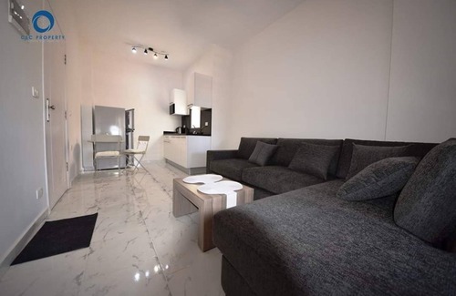 Al Ahyaa Apartment | Seaside Studio Retreat with Pool and Private Beach Access