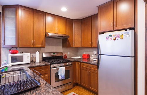 Brook Farm Apartment | European Style 3 Bed/2 Bath Retreat near Back Bay