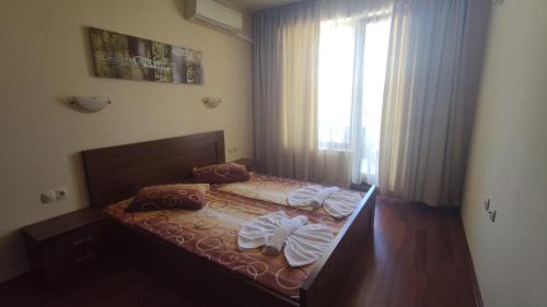 Golden Sands Apartment | Idyllic Europroperties Zlatna Kotva Apartments with Pool & Views