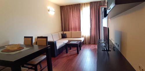 Golden Sands Apartment | Idyllic Europroperties Zlatna Kotva Apartments with Pool & Views