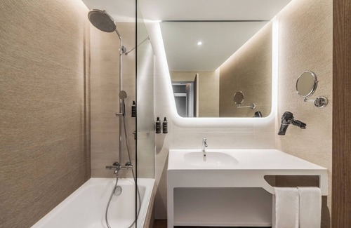 Cascais Hotel | Relaxing Eurostars Cascais with Pool & Spa Amenities