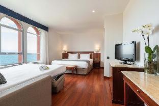 La Coruna Hotel | Oceanfront Bliss at Eurostars Ciudad de La Coruña