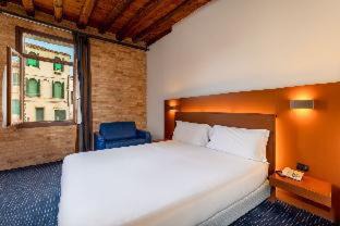 Cannaregio Hotel | Elegant Eurostars Residenza Cannaregio with Family Amenities