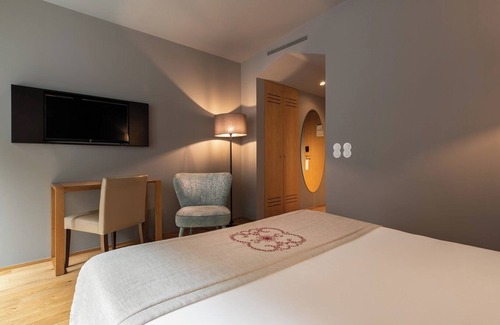 Guimaraes Hotel | Discover Eurostars Santa Luzia: Rated 8.8/10 with Pool & Spa