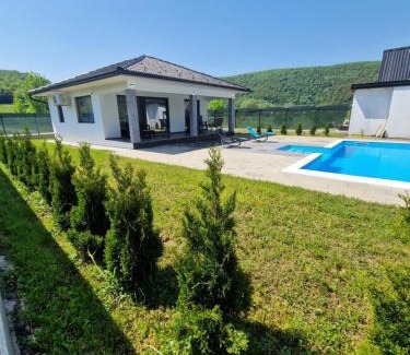 Mali Radic Villa | Relax at Eurouna: A 4-Star Escape with Ocean Views