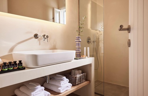 Sifnos Hotel | Top-Rated Eutopia Suites Sifnos with Pool & Breakfast