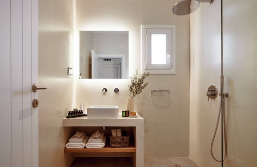 Sifnos Hotel | Top-Rated Eutopia Suites Sifnos with Pool & Breakfast