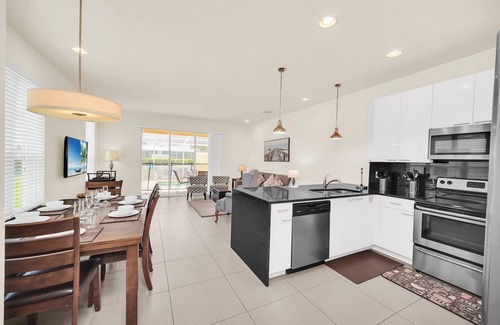 Clear Creek House | Modern 3-Bed Townhome with Pool Near Disney - Rated 9/10