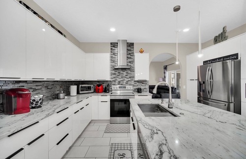 Kissimmee Villa | Inviting 4 Bedroom Pool Home Near Disney Attractions