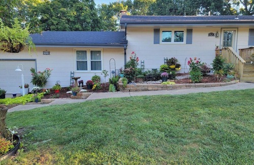 Emporia House | Top-Rated Family Retreat at The Walnut Nest Summa
