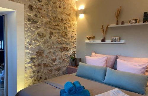 Cabasse Apartment | Pet-Friendly Eva's Cabanon with Oceanfront Views
