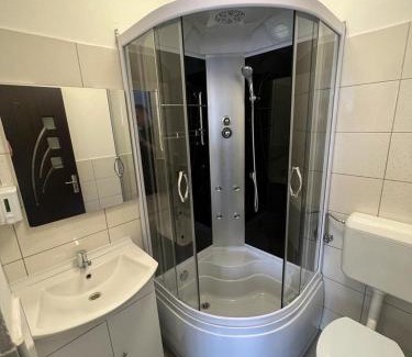 Tirgu Mures House | Discover EVA's Rooms: Guest Rated 9.1 with Hot Tub Access