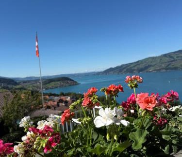 Krattigen Apartment | Discover Eva's Seeblick: Family-Friendly Retreat with Views