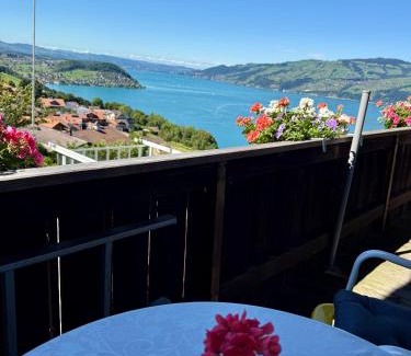 Krattigen Apartment | Discover Eva's Seeblick: Family-Friendly Retreat with Views