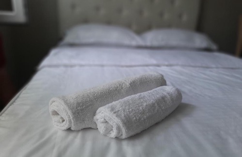 Salkhino Apartment | Cozy Getaway at Eva's Sweet Home - Family Friendly Stay