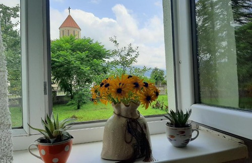 Salkhino Apartment | Cozy Getaway at Eva's Sweet Home - Family Friendly Stay