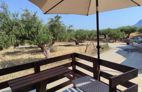 Limeniskos Villa | Pet-Friendly Evaggelias House with Top Guest Ratings