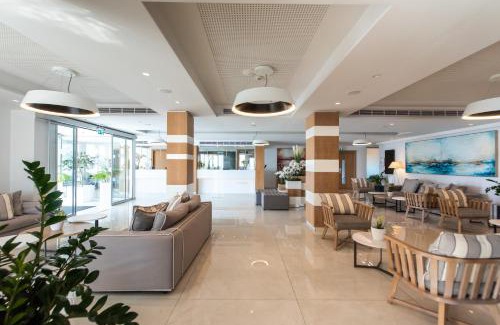Protaras Hotel | Beautiful Evalena Beach Hotel with Oceanfront Pool & Spa