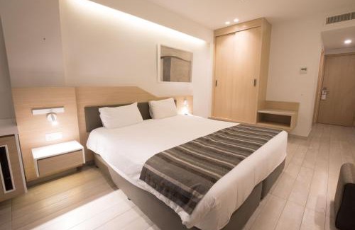 Protaras Hotel | Beautiful Evalena Beach Hotel with Oceanfront Pool & Spa