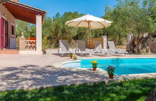 Kalamaki House | Evalexia: 4-Star Family Retreat with Pool and Gourmet Kitchen