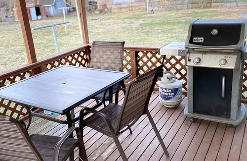 Morrow House | Inviting Evan's Cozy Getaway in Ohio’s Family-Friendly Hub