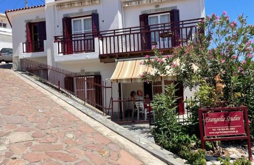 Sigri Apartment | Family-Friendly Evangelia Studios with Exceptional Reviews