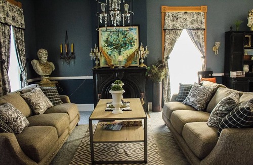 Burlington Bed & Breakfast | Experience Evans Holly Grove Inn B&B: Rated 9.6/10!