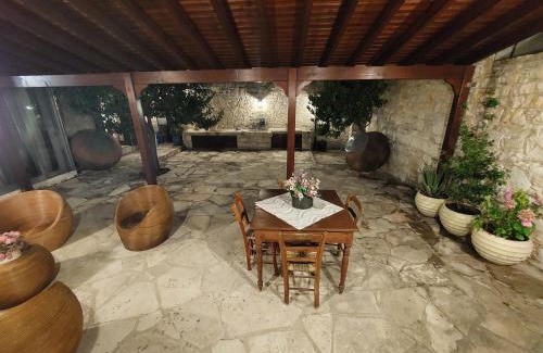 Koilani House | Child-Friendly Evanthia's Stone House with 9.4/10 Rating