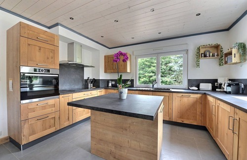 Fresse-sur-Moselle House | Relax at Gîte les Libellules with Spa and Mountain Views
