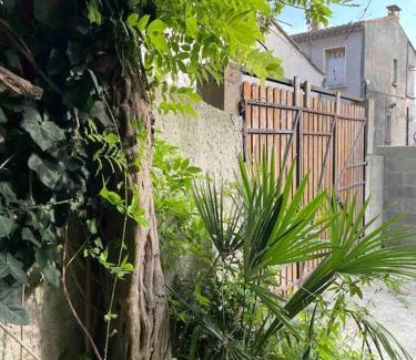 Castelnaudary Apartment | Relax at LE TEMPS D UNE PAUSE: Garden & Canal Access