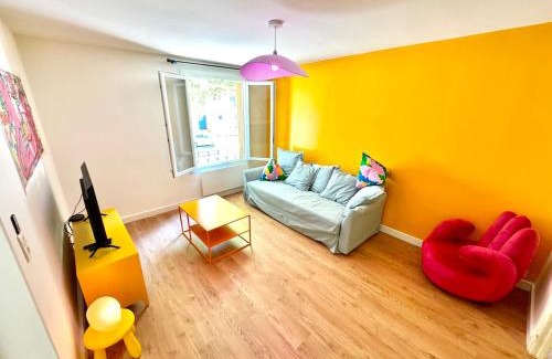 Castelnaudary Apartment | Discover Colorful Getaways at Canal du Midi Hotel