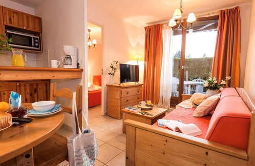 Evian-les-Bains Ski Chalet | Serene Escape | Lakeside Chalet with Pool & Spa Amenities