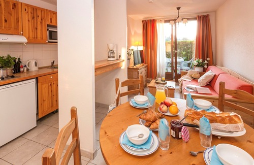 Evian-les-Bains Ski Chalet | Serene Escape | Lakeside Chalet with Pool & Spa Amenities