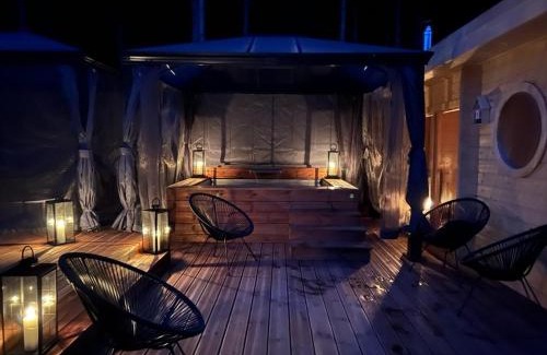 Mesnil Sous Les Cotes House | Indulge at Evasion Gîtes et Spa with Top Amenities