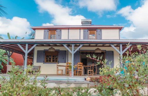 Saint-Louis Villa | Idyllic Domaine Babwala: Villa & Bungalow with Pool Oasis