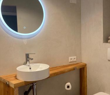 Evenos Bed & Breakfast | Oceanfront EVEN Bistrot: Guest Rated 9.3/10 Experience