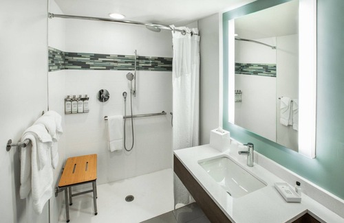 Tinley Park Hotel | Modern Stay at EVEN Hotel Chicago Tinley Park - Top Amenities