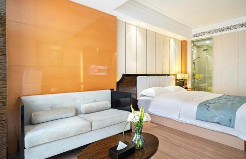 Chengdu City Centre Hotel | Discover Evening Breeze Hotel: Family-Friendly with Breakfast