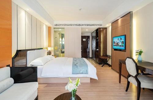 Chengdu City Centre Hotel | Discover Evening Breeze Hotel: Family-Friendly with Breakfast