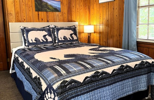 Chimney Rock Hotel | Discover Evening Shade River Lodge with Family-Friendly Amenities