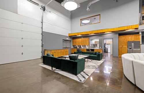 South Richland Cabin | Versatile Event Center for Rent with Breakfast Included