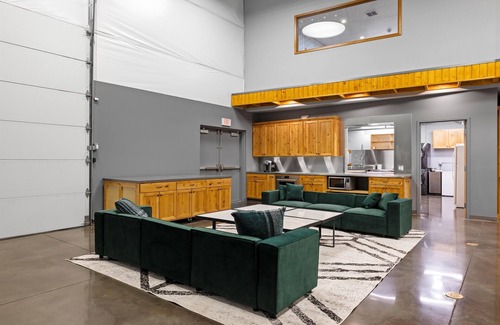 South Richland Cabin | Versatile Event Center for Rent with Breakfast Included