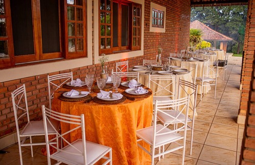 Porto Feliz House | Event Space with Ocean View and Family-Friendly Amenities